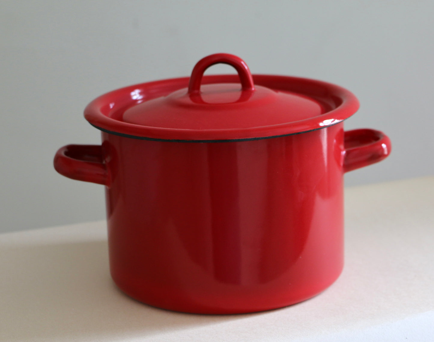 Small Enamel Pot - Red