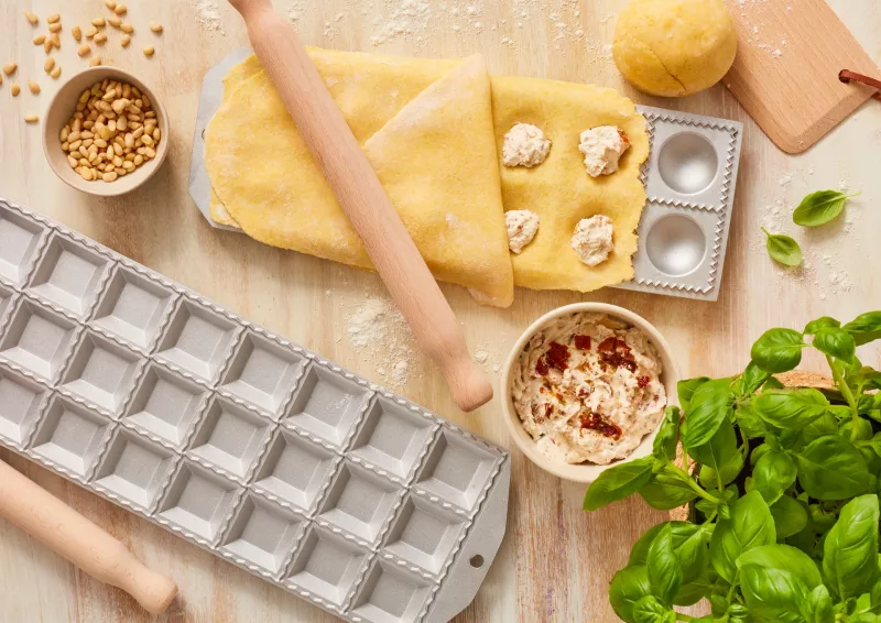 Pasta Board with Rolling Pin - Round Filling