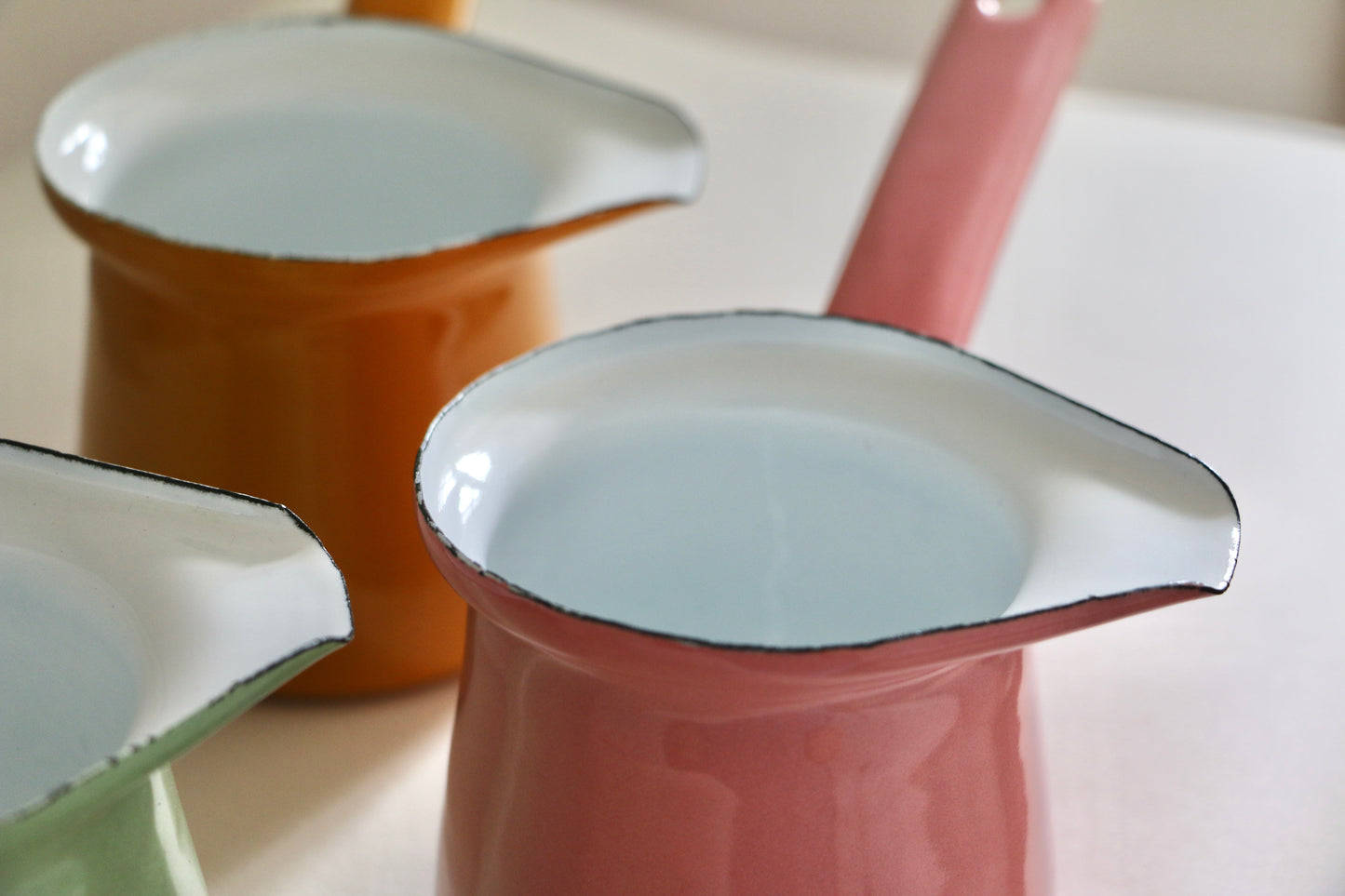 Enamel Milk Pan - Pink