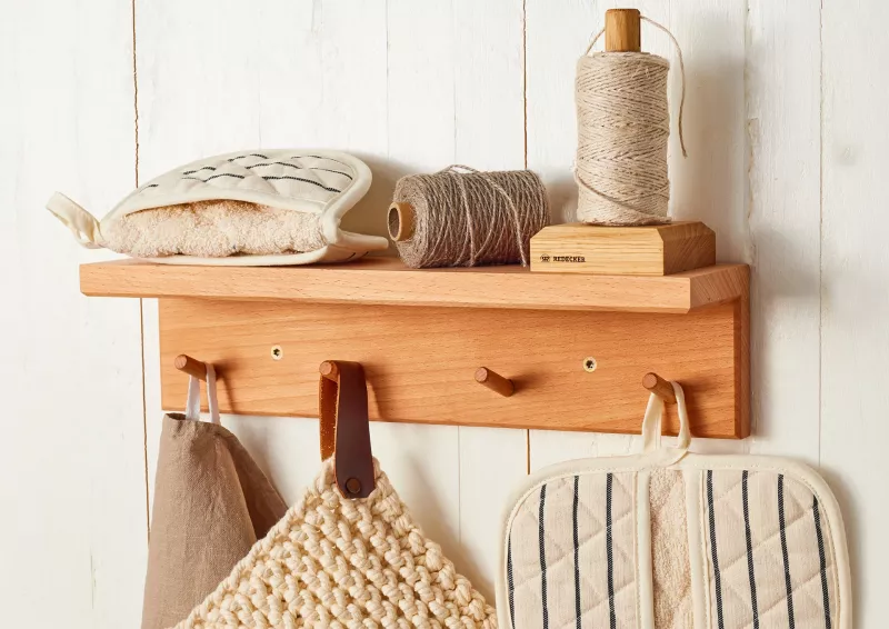 Single Yarn Holder with Cutting Blade
