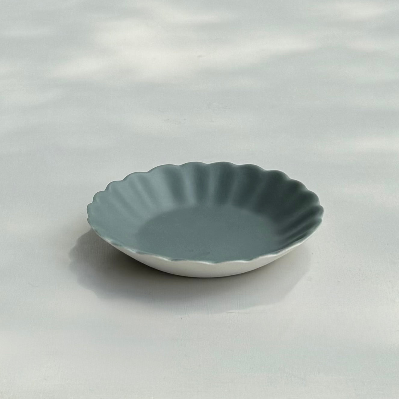 Scalloped Shallow Dish - Kale Green