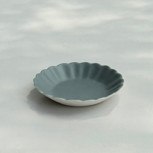 Scalloped Shallow Dish - Kale Green