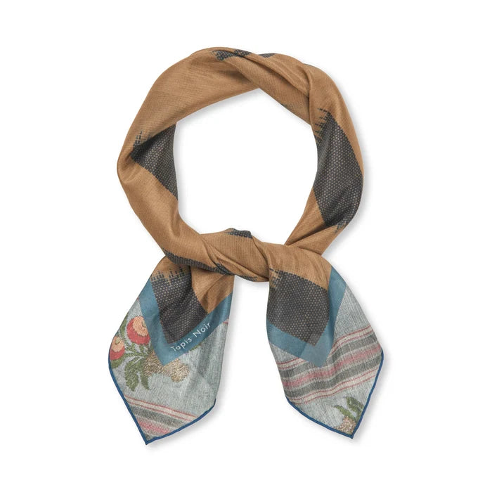 Gwen Scarf - Small Light