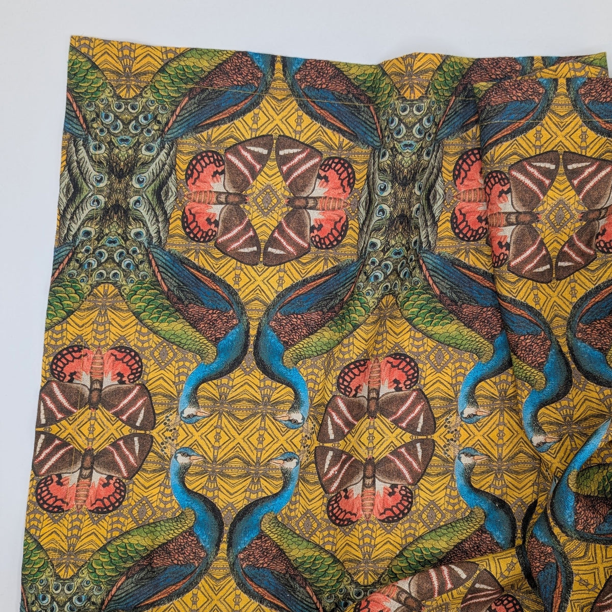Avenida Tablecloth - Peacocks