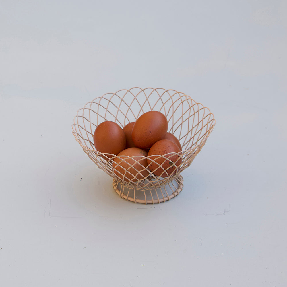 Delicate twisted wire basket - small pink