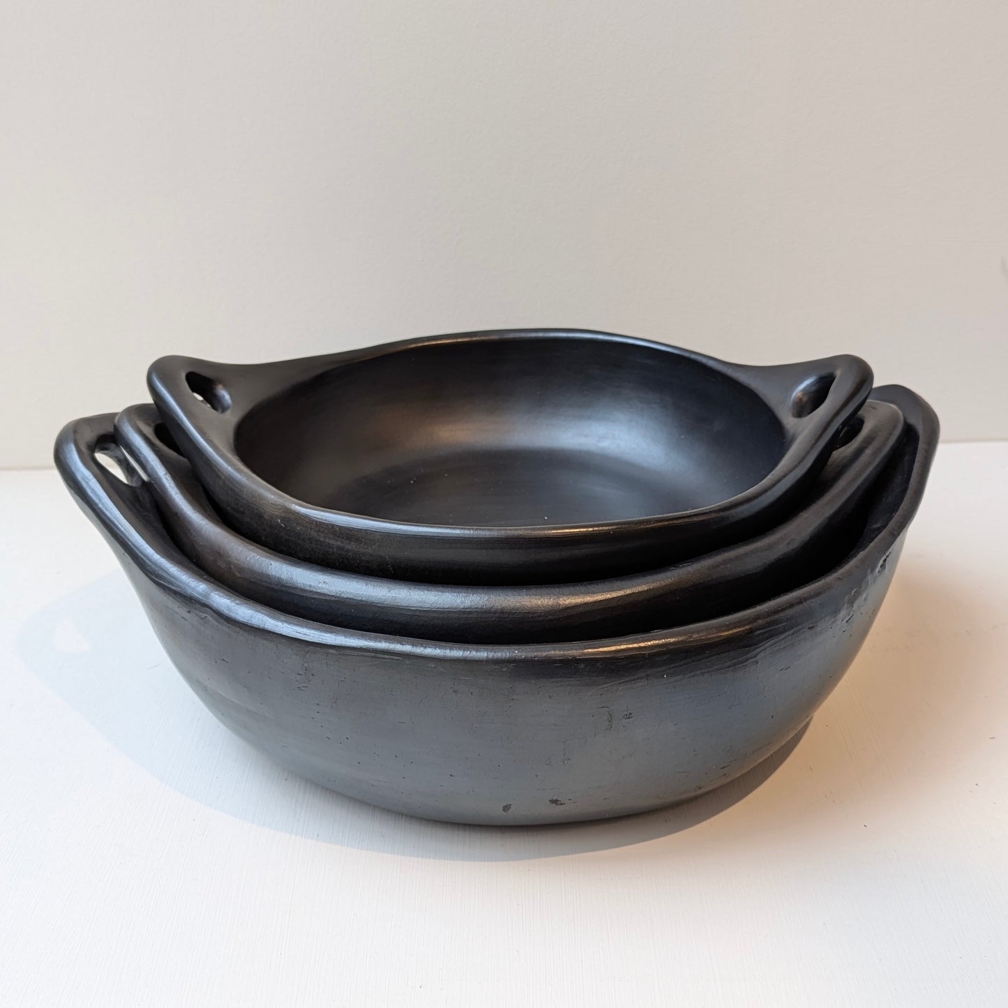 Black Pottery Round Oven Dish (size 6)