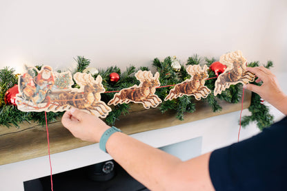 Santa’s Sleigh Garland