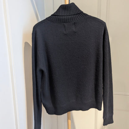Jumper 1234 - Light Roll Collar / Black