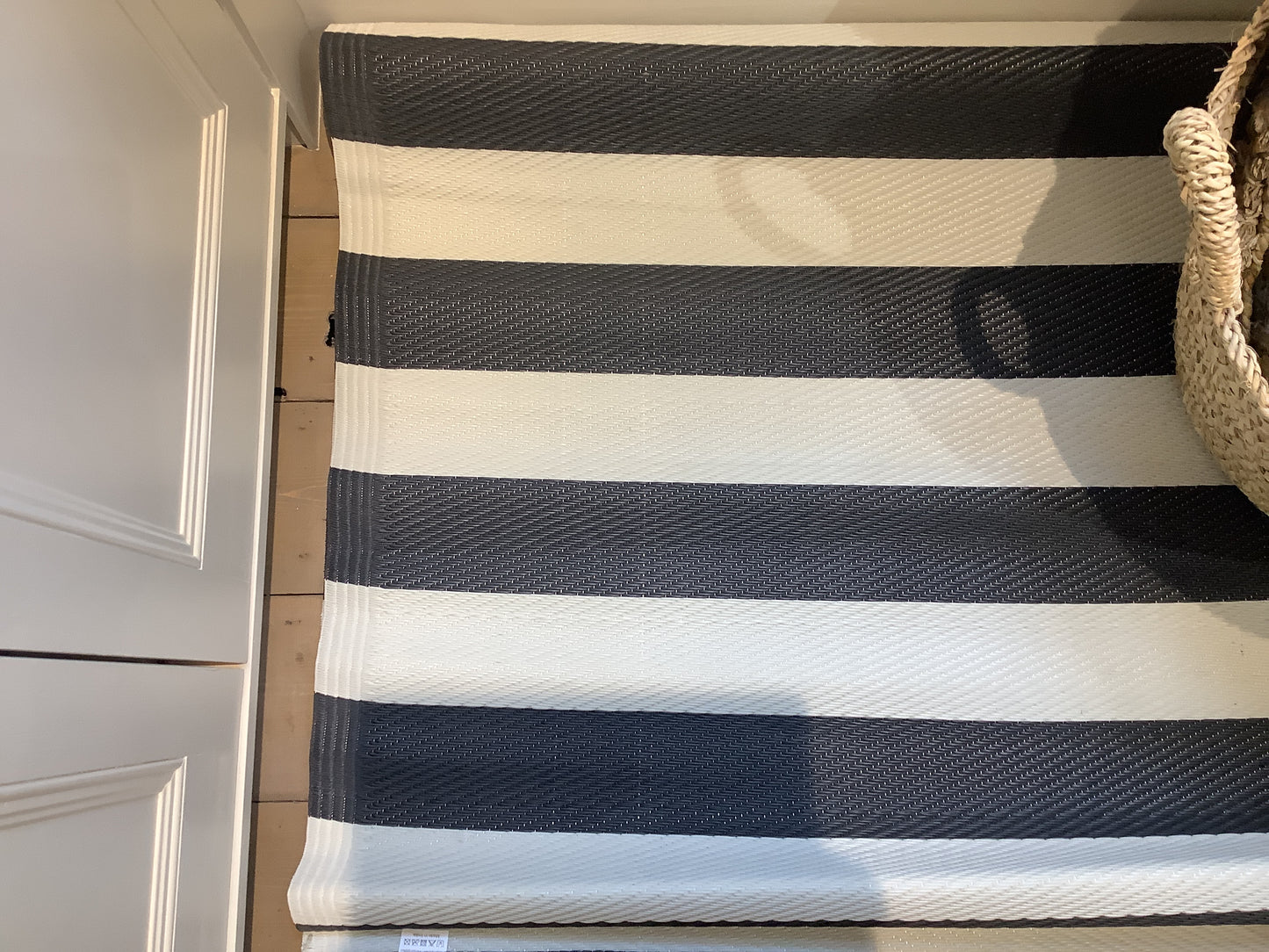 Striped recycled polypropylene mat