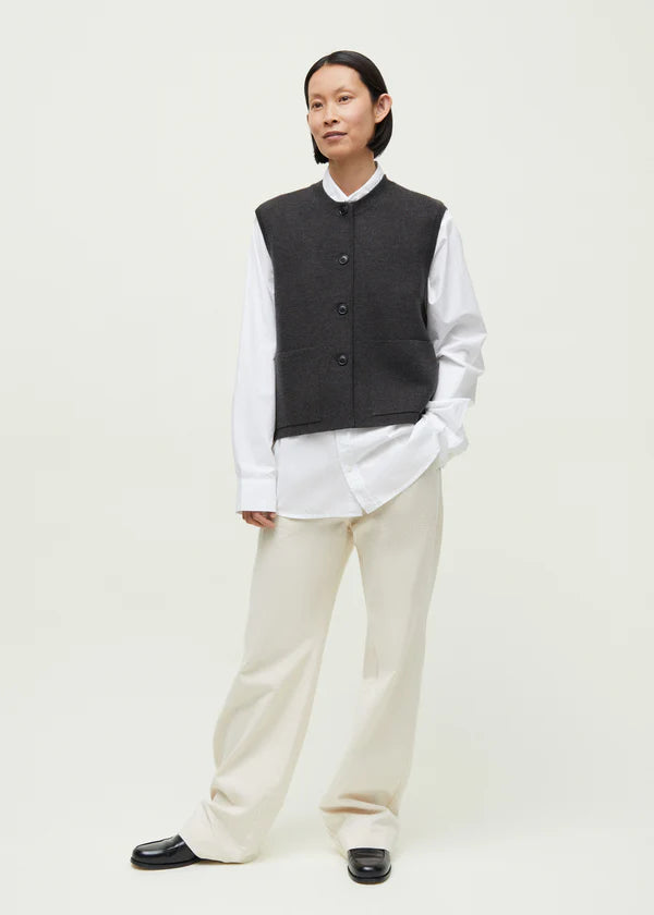 Elva Vest - 100% Merino Wool / Dark Brown