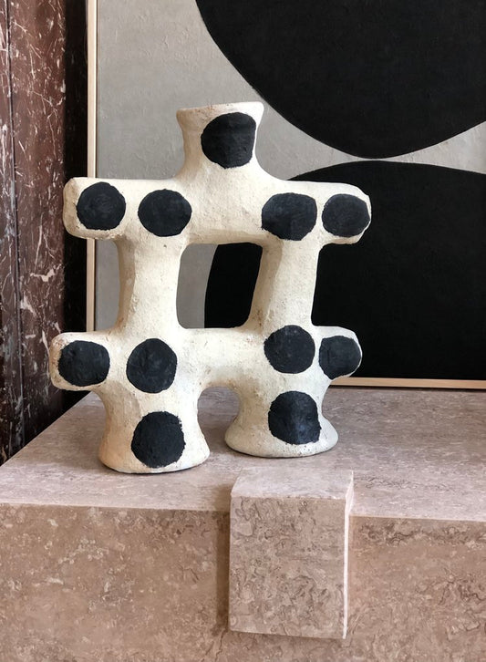 DOT VASE SCULPTURE