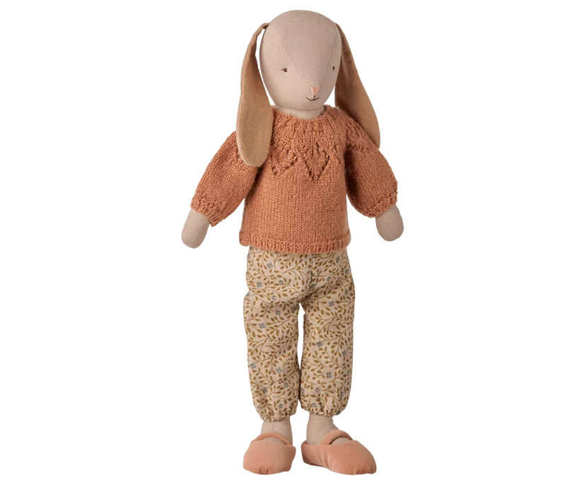 Bunny Size 3 - Classic in Sweater and Pants