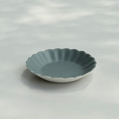 Scalloped Shallow Dish - Kale Green