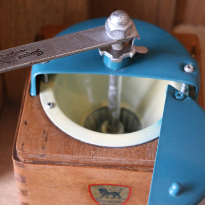 Vintage Coffee/Pepper Grinder #25