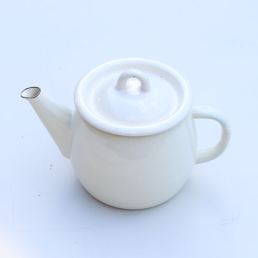 Enamel teapot: Cream