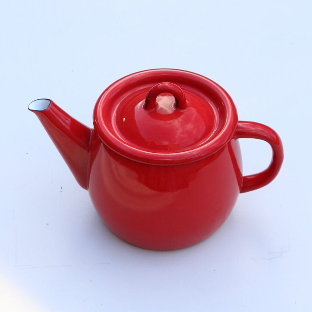 Enamel teapot: Red