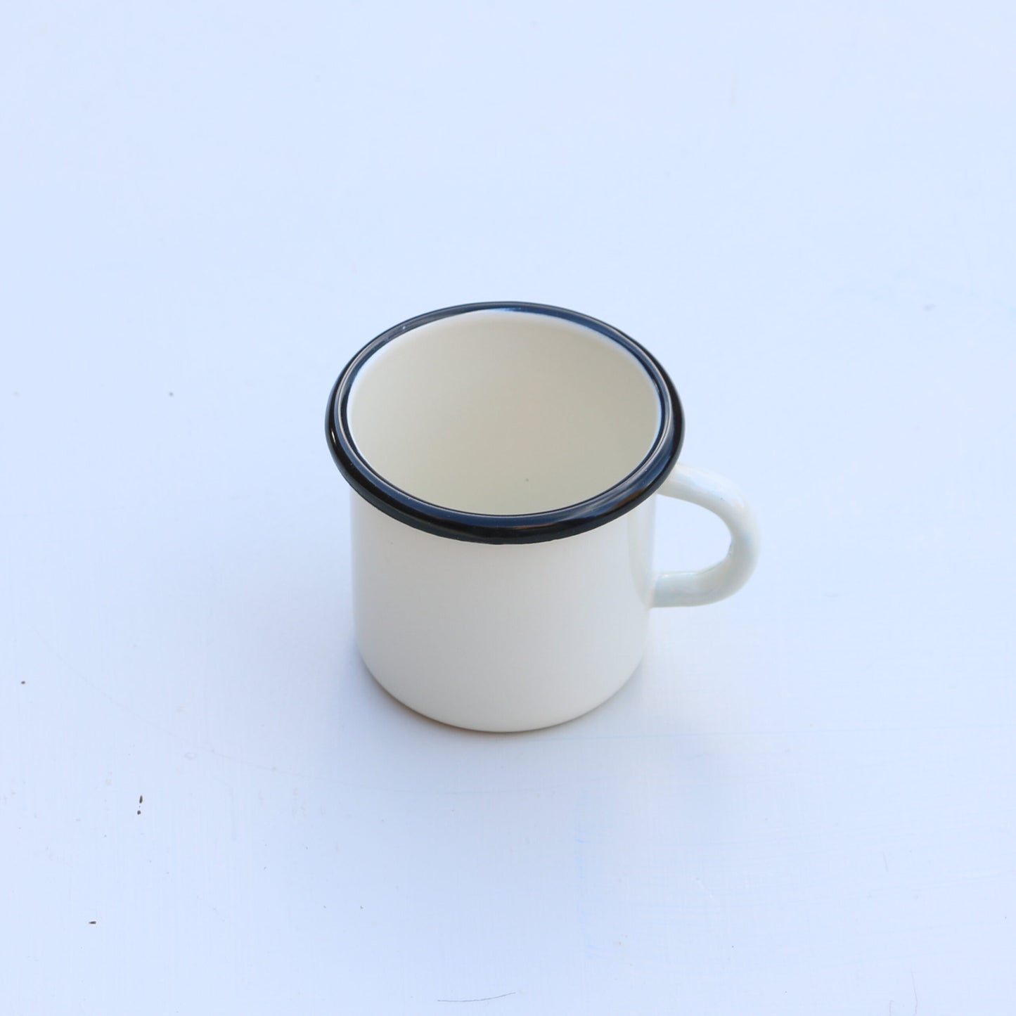 Enamel mug: Cream