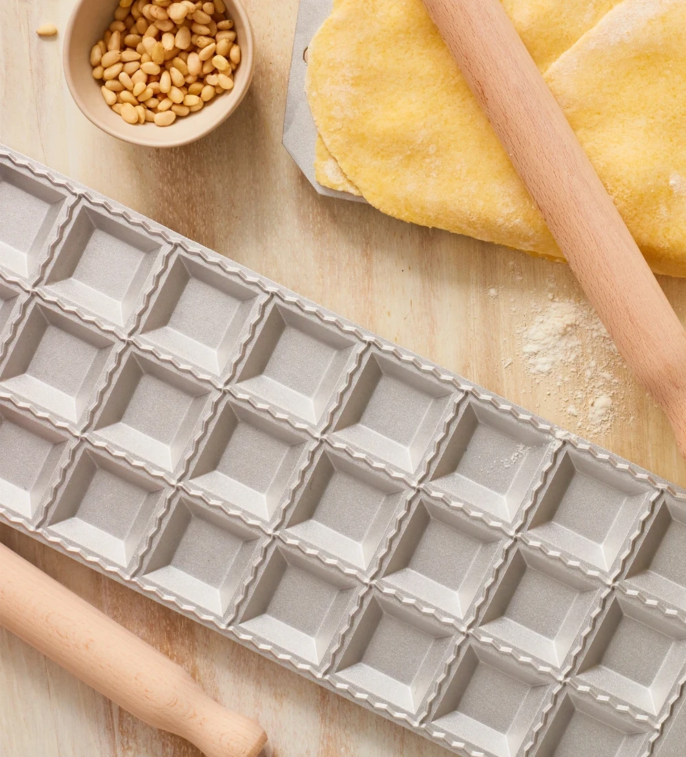 Pasta Board with Rolling Pin - Square Filling