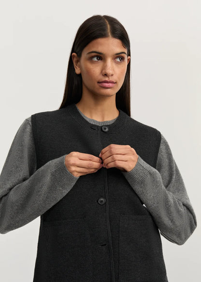 Elva Gilet- 100% Merino Wool / Antracite
