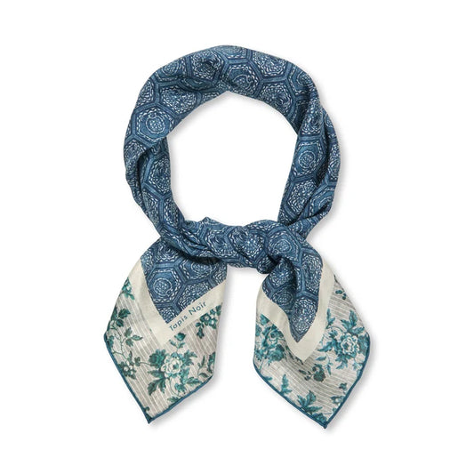Giovanna Scarf - Small Light