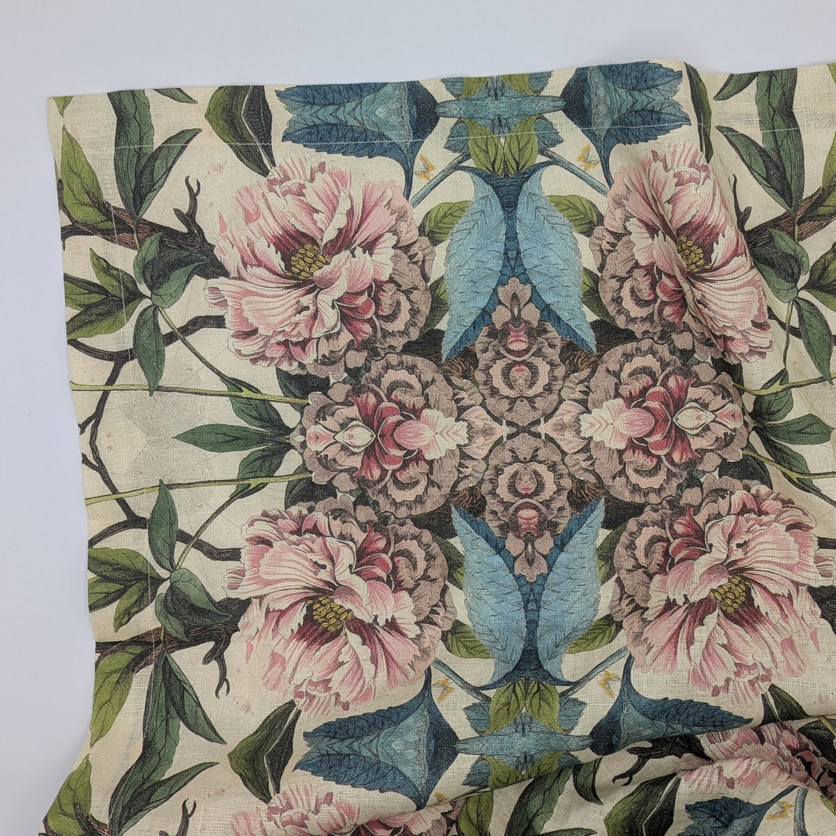 Avenida Tablecloth - Peony 1.5 x 2m